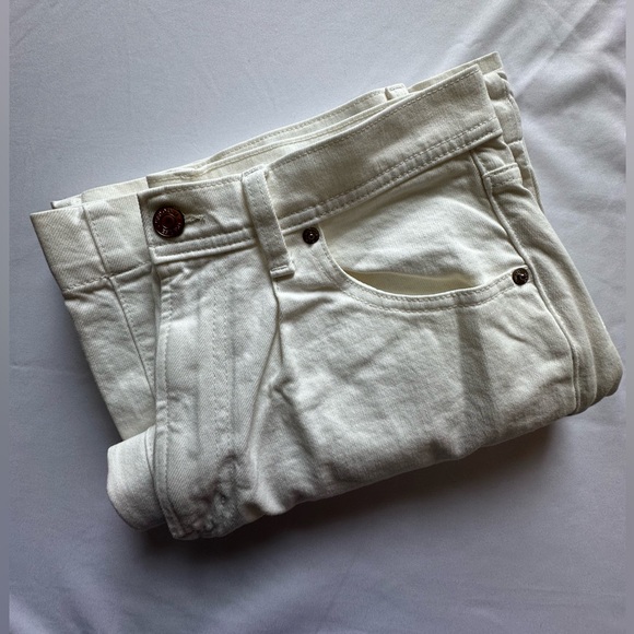 GAP // WHITE FLARE JEANS // SIZE 8 - Picture 3 of 3